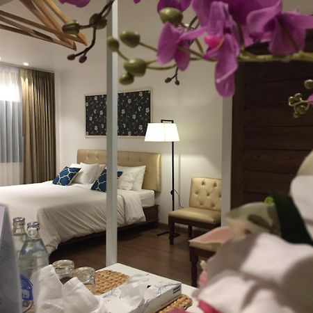 Phetcharat Grand Hotel Maesot Mae Sot Buitenkant foto