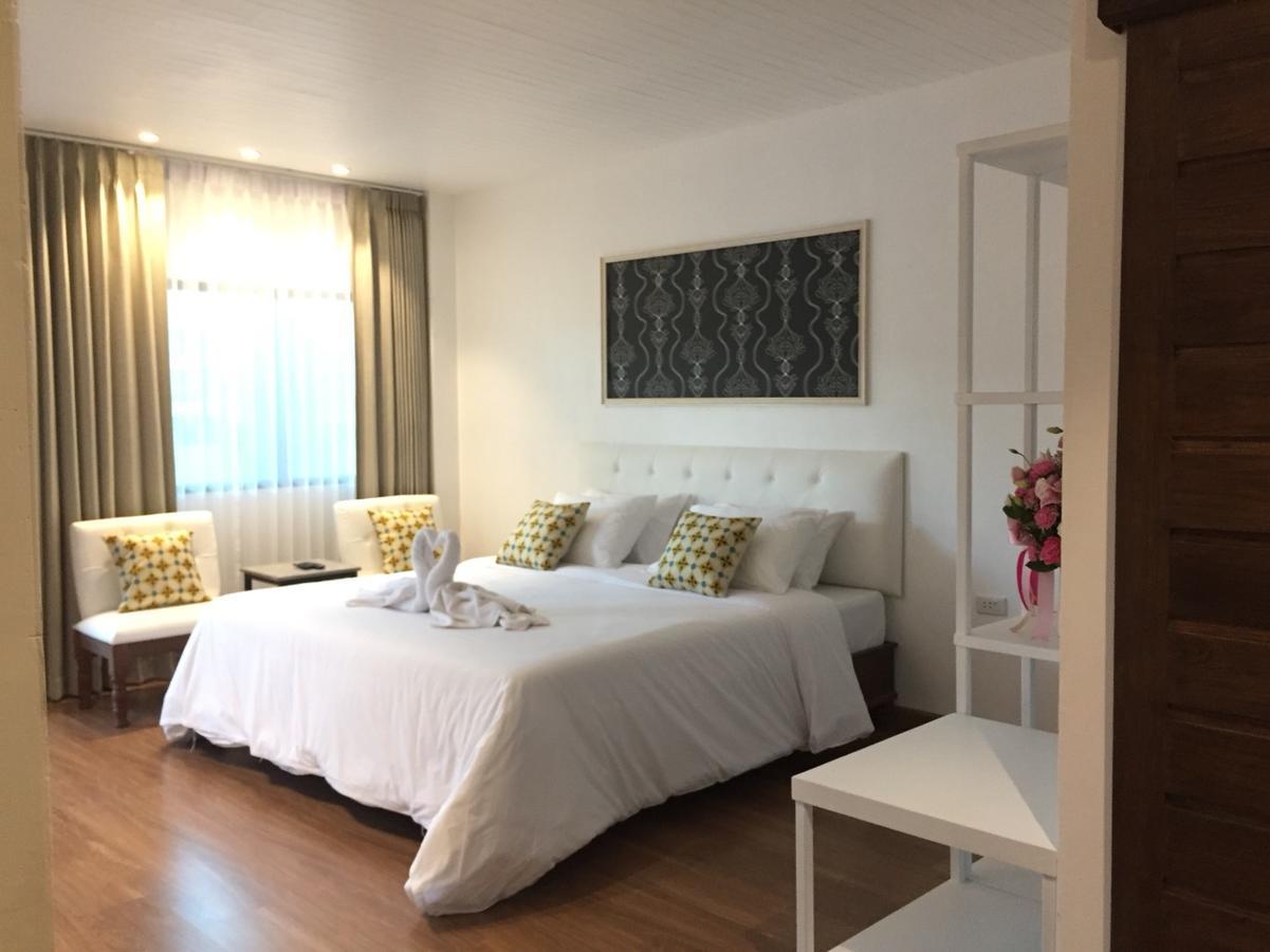 Phetcharat Grand Hotel Maesot Mae Sot Buitenkant foto