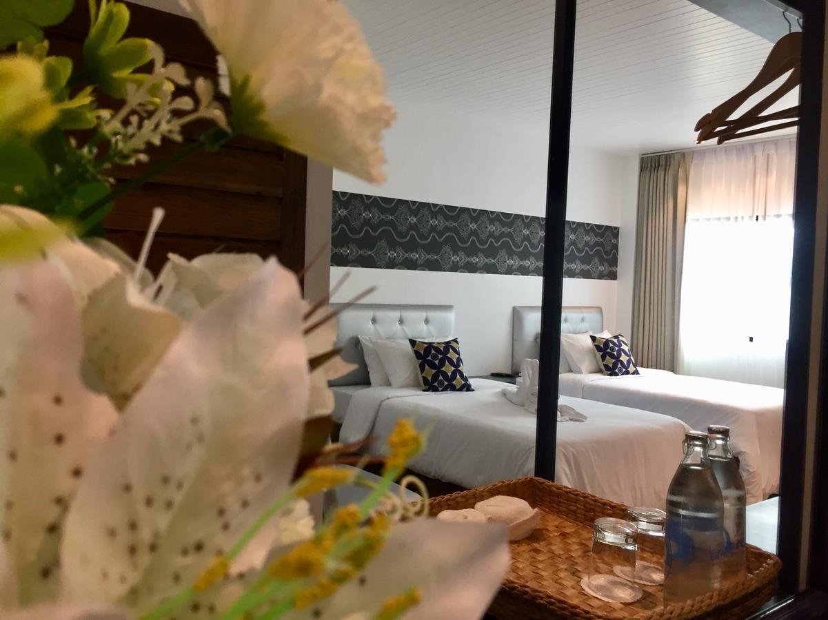 Phetcharat Grand Hotel Maesot Mae Sot Buitenkant foto