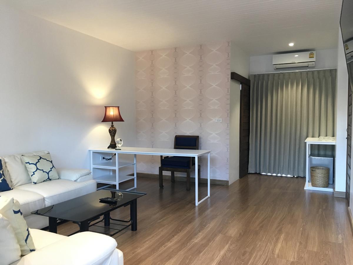 Phetcharat Grand Hotel Maesot Mae Sot Buitenkant foto