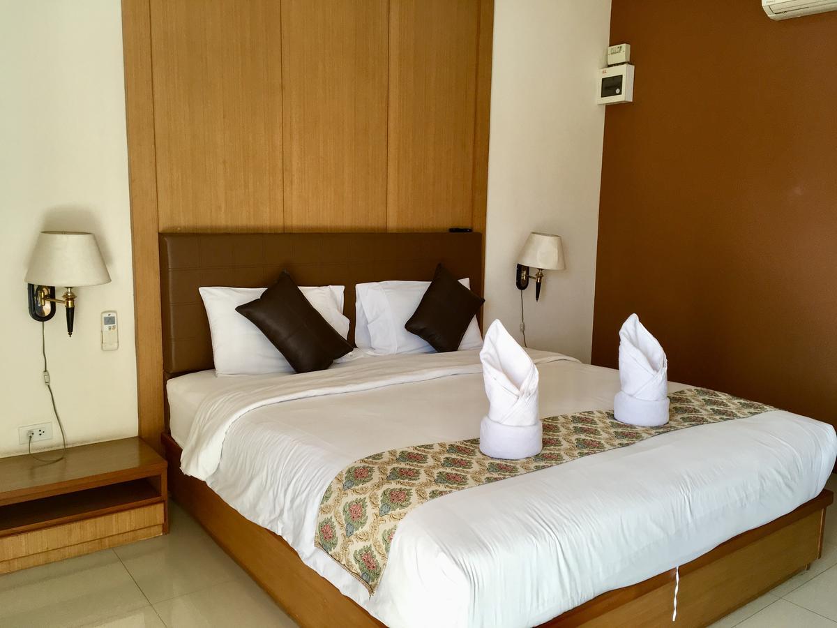 Phetcharat Grand Hotel Maesot Mae Sot Buitenkant foto