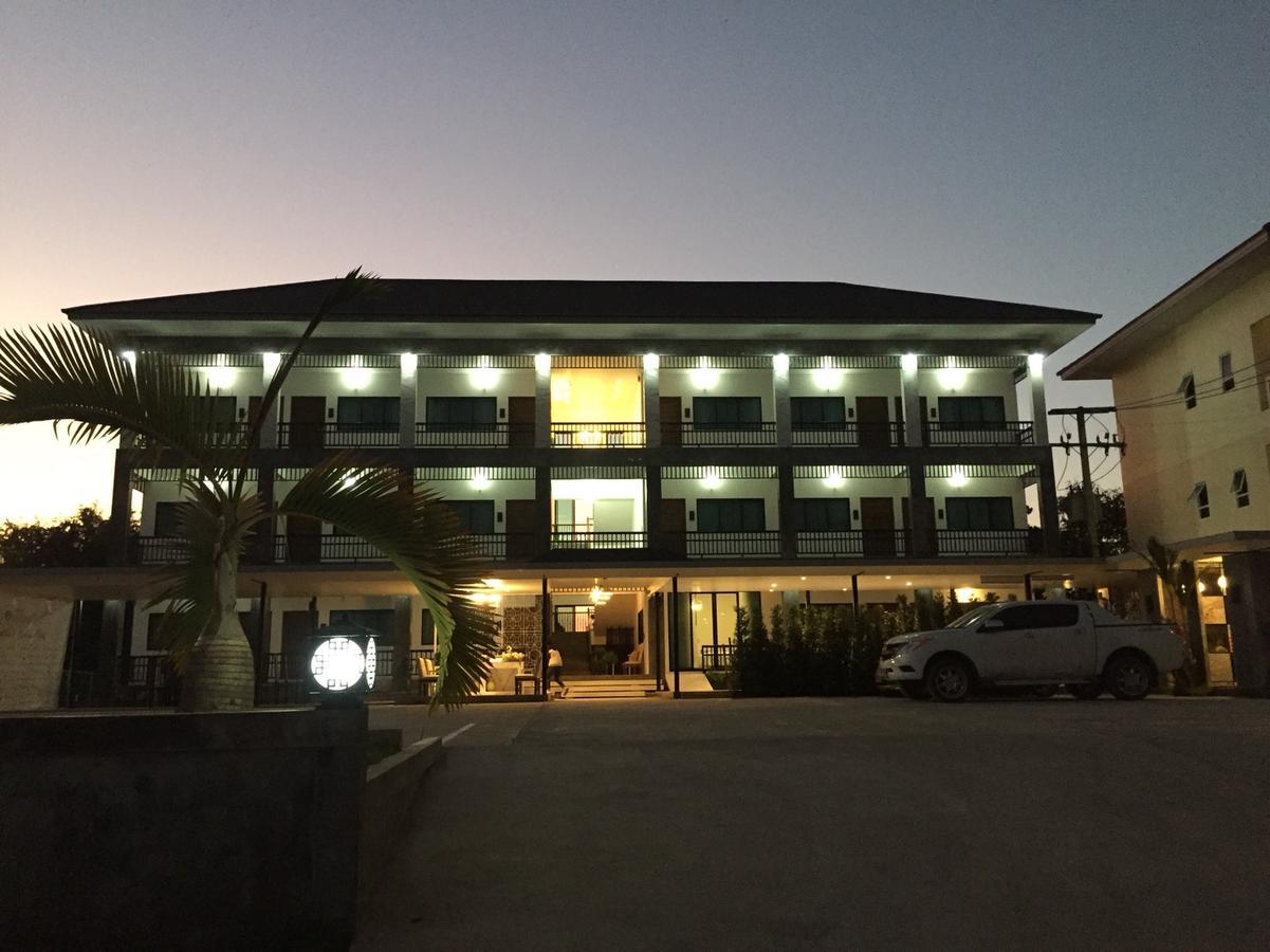 Phetcharat Grand Hotel Maesot Mae Sot Buitenkant foto