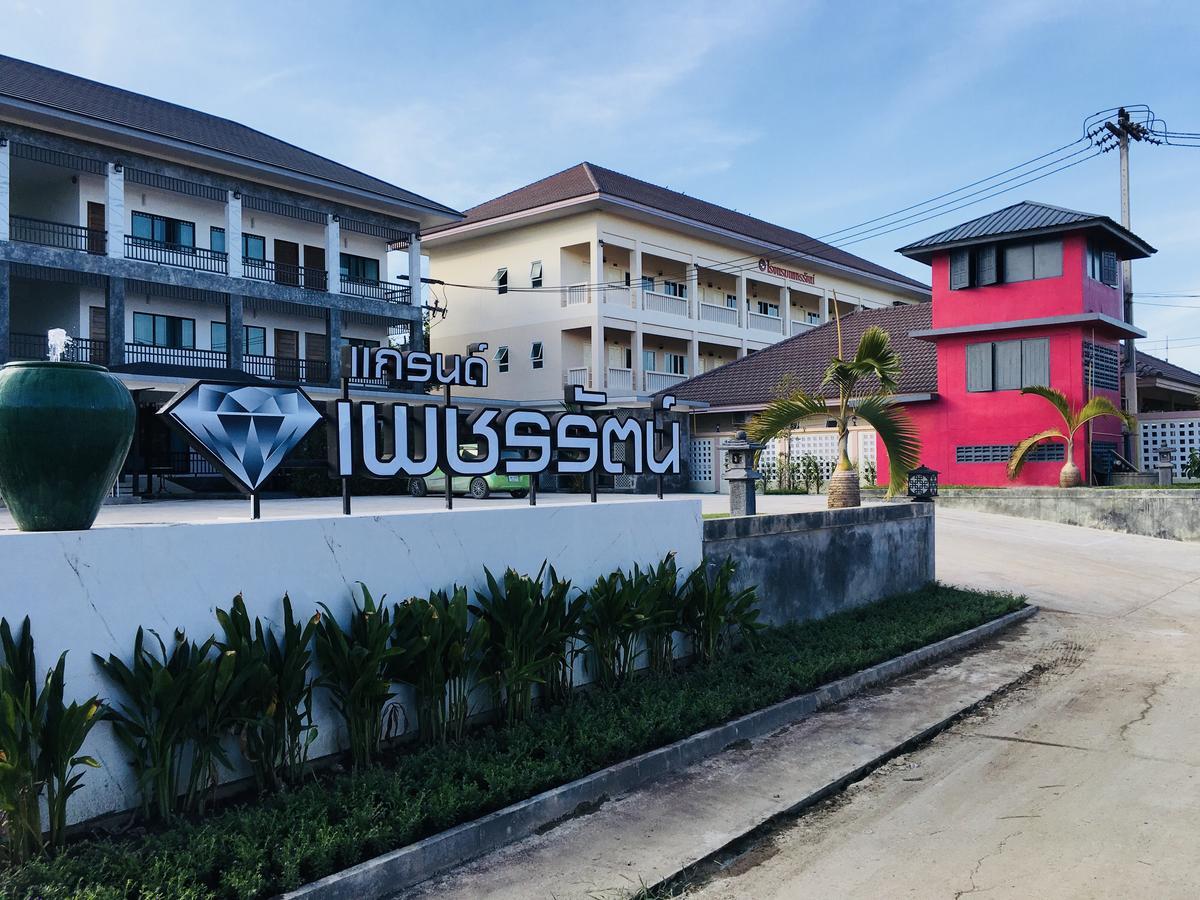 Phetcharat Grand Hotel Maesot Mae Sot Buitenkant foto