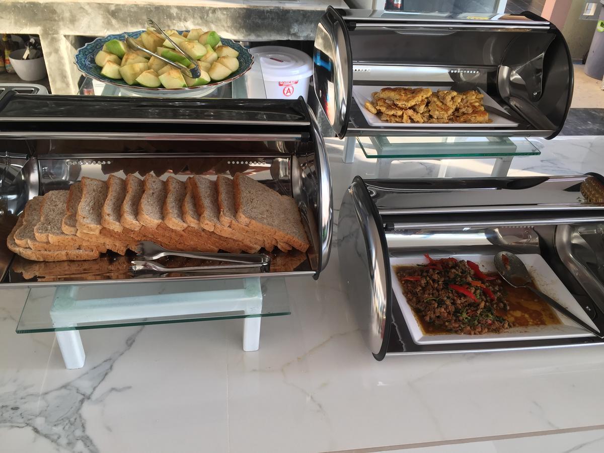Phetcharat Grand Hotel Maesot Mae Sot Buitenkant foto