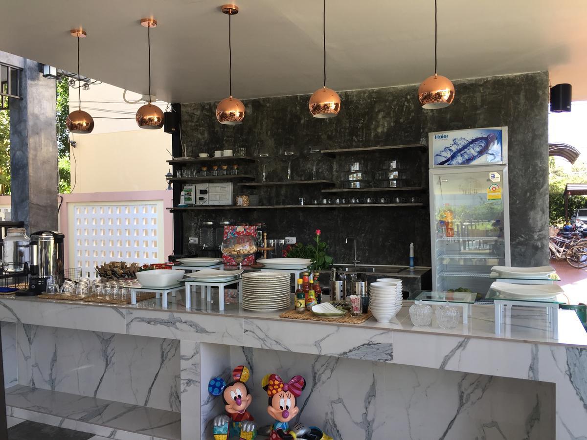 Phetcharat Grand Hotel Maesot Mae Sot Buitenkant foto
