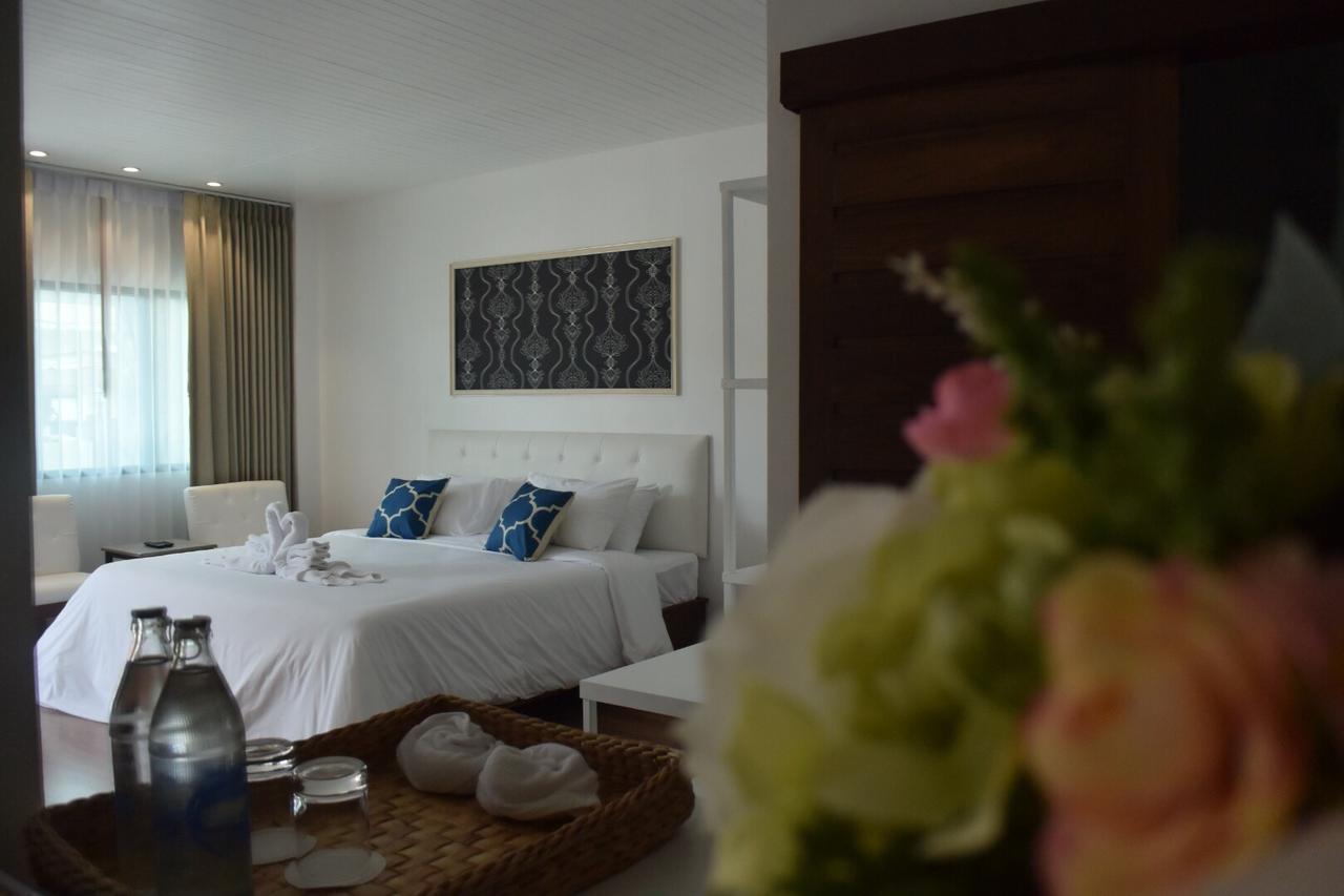 Phetcharat Grand Hotel Maesot Mae Sot Buitenkant foto