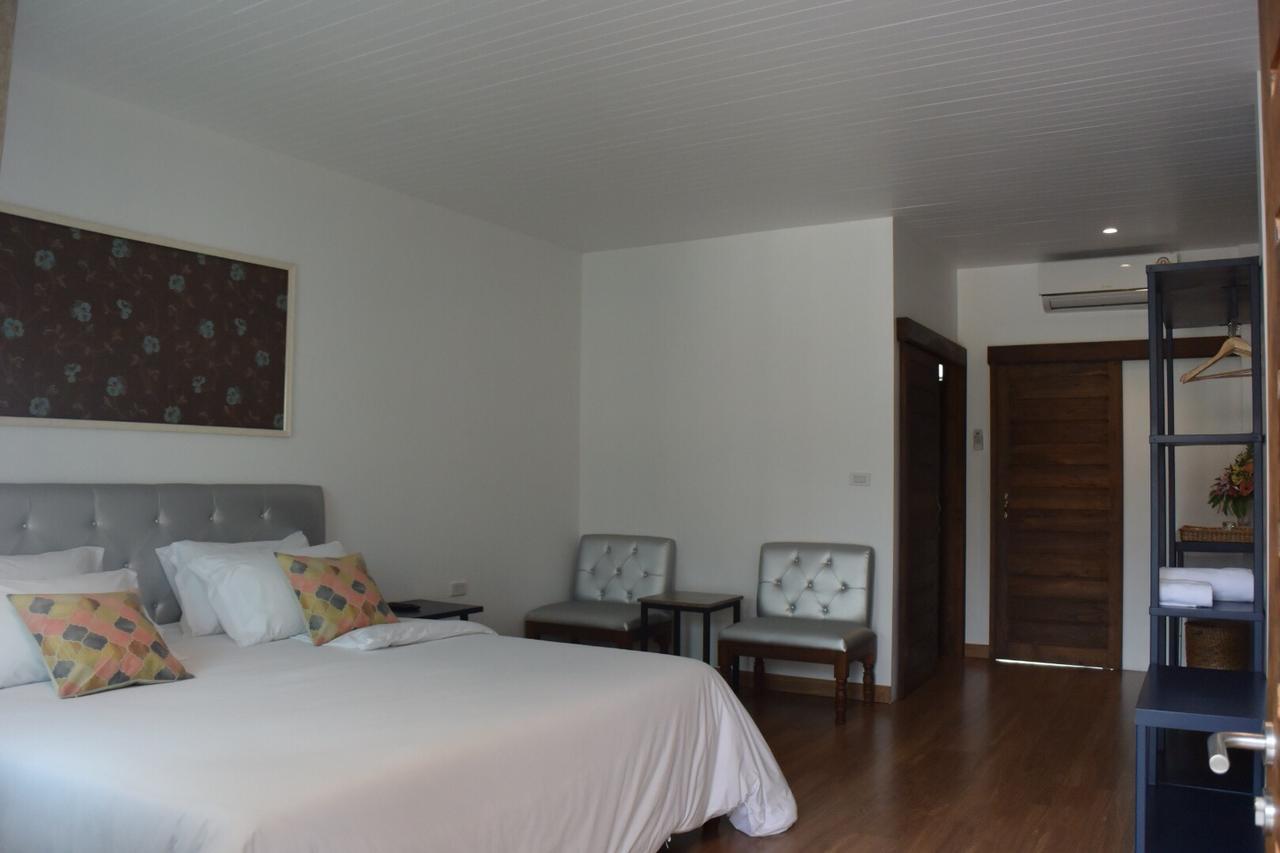 Phetcharat Grand Hotel Maesot Mae Sot Buitenkant foto