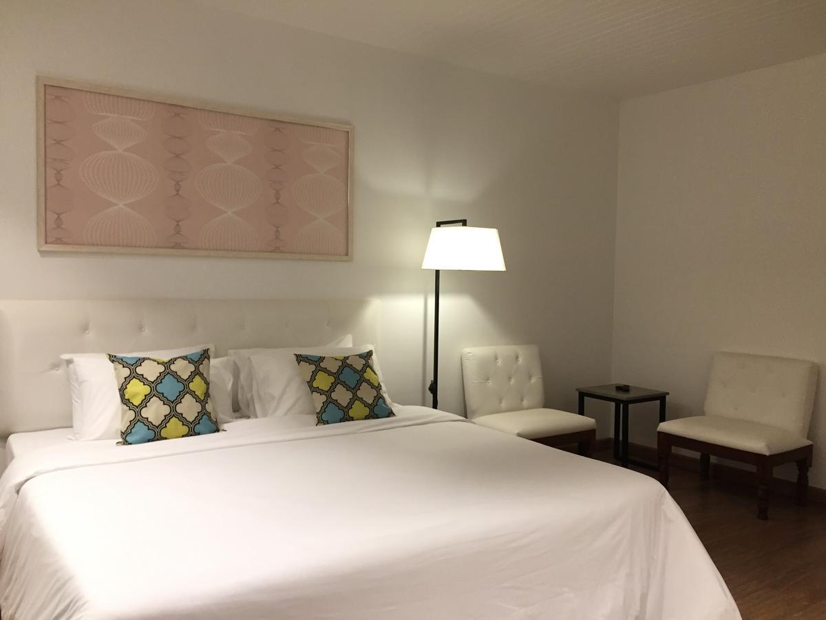 Phetcharat Grand Hotel Maesot Mae Sot Buitenkant foto