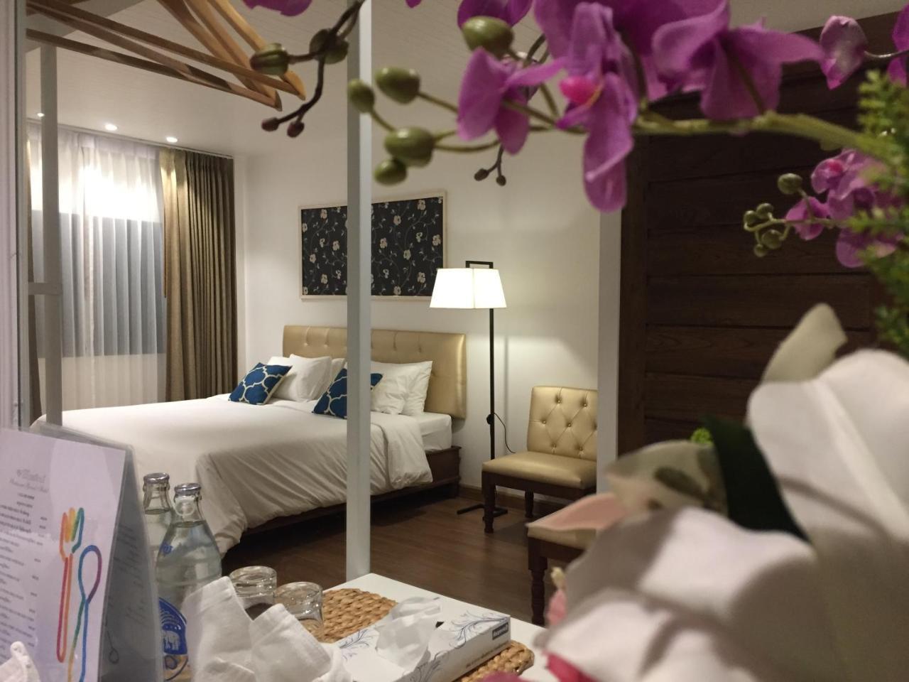 Phetcharat Grand Hotel Maesot Mae Sot Buitenkant foto